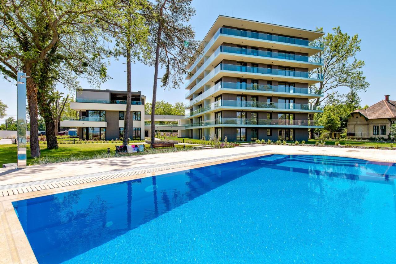 Clyde-Premium Lelle Waterfront Private Apartment Balatonlelle Buitenkant foto
