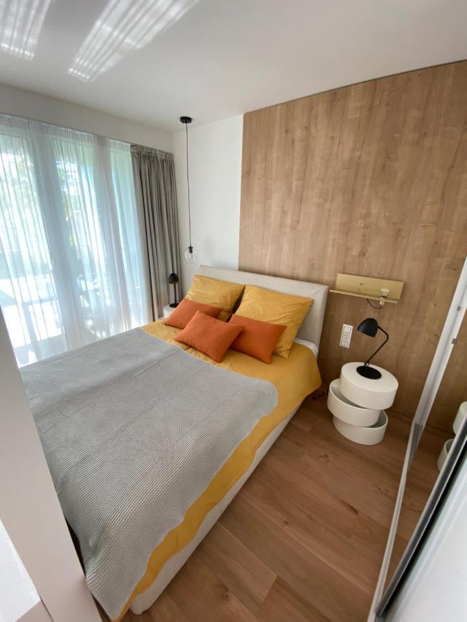 Clyde-Premium Lelle Waterfront Private Apartment Balatonlelle Buitenkant foto